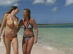lesbian threesome on the beach