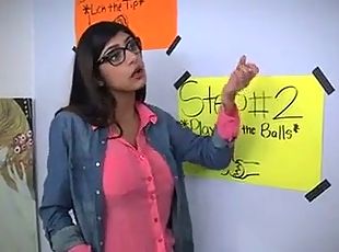 Mia Khalifa giving blowjob lesson to Arab girl