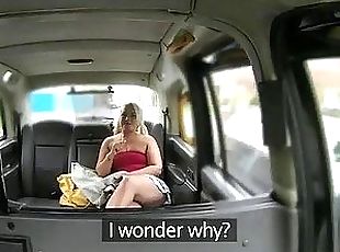 Chubby blonde screwed by fraud driver