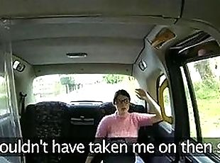 Babe in glasses fucked by fraud driver