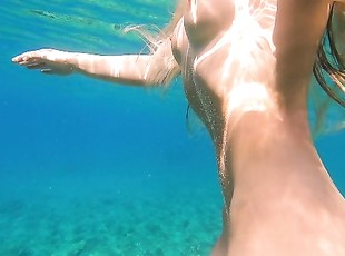 Risky Fucked swim girl underwater Public Anal and pussy fuck on the...