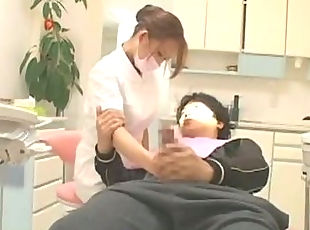 Japanese Dentist helps against fear and pain, nice service 2