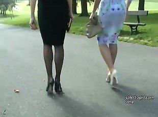 Admire these two elegant sexy babes with their beautiful high heel ...