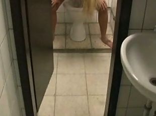 u-javnosti, jebavanje, toalet