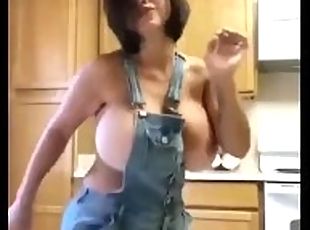 Busty girl dancing in denim, who is this!?